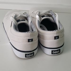 DVS Shoe Company AVERSA White with Navy